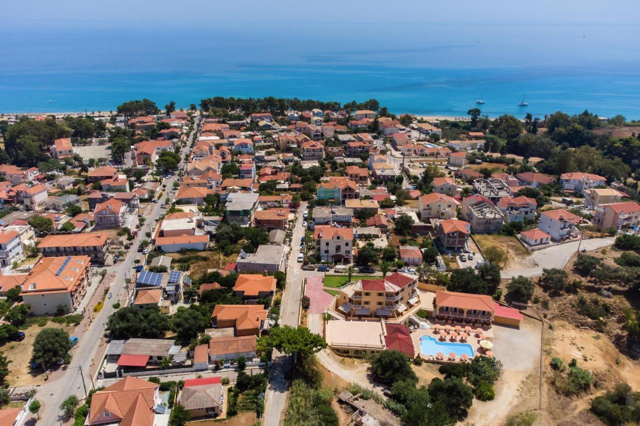 Makis Studios Skala  Luaran gambar